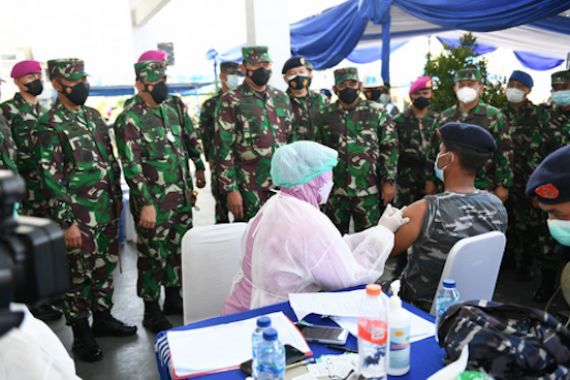TNI AL Prioritaskan Pemberian Vaksin kepada Prajurit Satuan Operasi - JPNN.COM