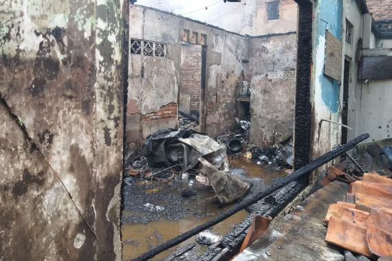 Kebakaran Kembali Terjadi di Matraman, Kali Ini 11 Rumah Ludes - JPNN.COM