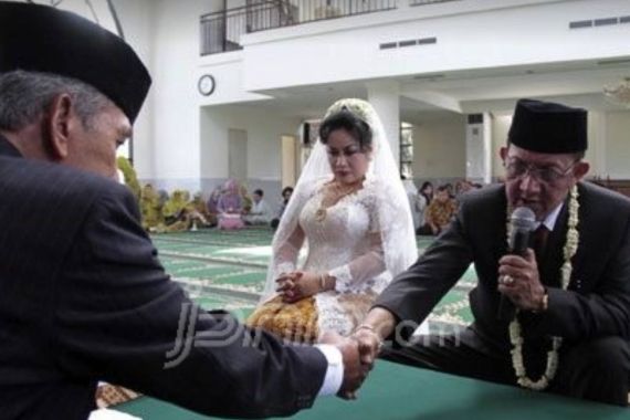 Pernikahan Ketujuh Dalang Manteb 'Oye' Sudarsono - JPNN.COM