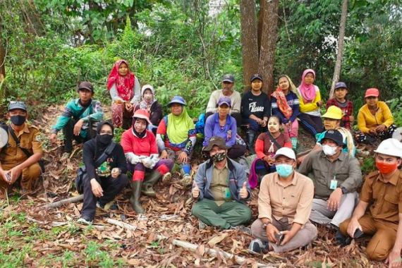 Menyelamatkan Bumi, KLHK Lakukan Rehabilitasi Hutan di Lahan Sulit dan Kritis - JPNN.COM