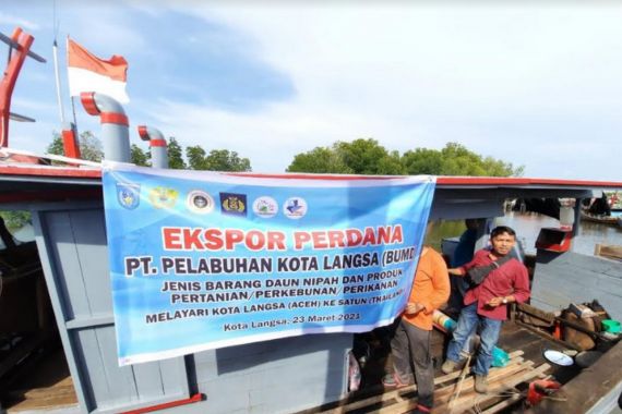 Dukung PEN, Bea Cukai Langsa Lepas Ekspor Perdana 2021 - JPNN.COM