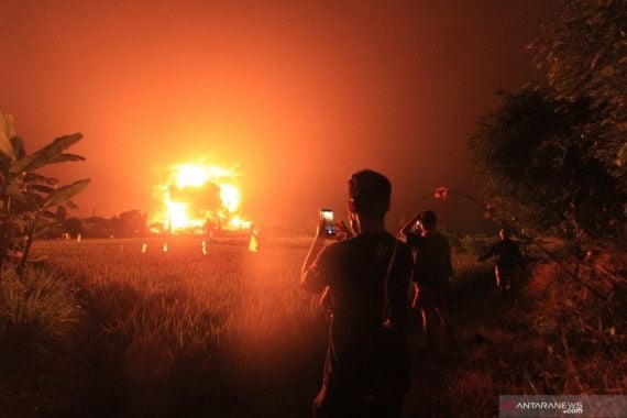Kapolda Mendapat Informasi Penting soal Pemicu Kebakaran Kilang Minyak Pertamina di Indramayu - JPNN.COM