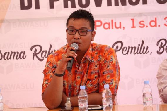 Philiph Sitinjak Kecam Aksi Bom Bunuh Diri di Depan Gereja Katedral Makassar - JPNN.COM
