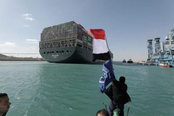 Ever Given Bebas, Ratusan Kapal Transit di Terusan Suez Hari Ini - JPNN.COM