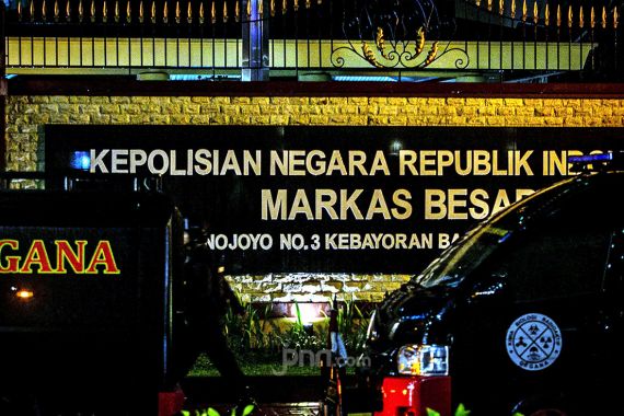 Penyerang Mabes Polri Berinisial ZA, Mahasiswi DO Semester V - JPNN.COM