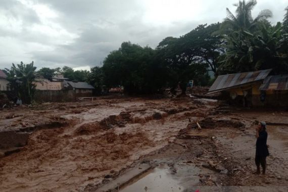 Dahsyatnya Banjir Bandang di Flores Timur, 23 Orang Meninggal Dunia - JPNN.COM