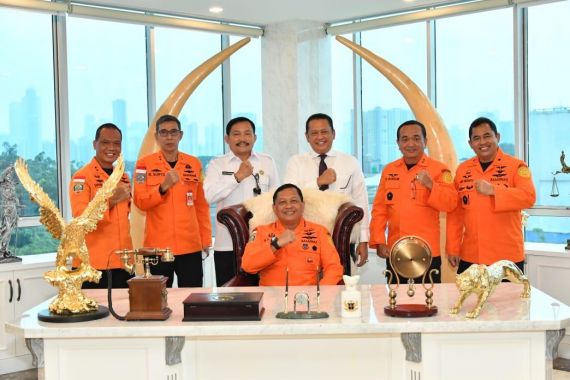 Ketua MPR Dorong Keberadaan Basarnas di Seluruh Kabupaten dan Kota di Indonesia - JPNN.COM