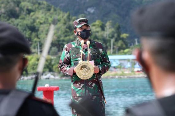 Resmikan Kapal Selam Alugoro-405, Panglima TNI: Ini Bukti Kehebatan Anak Bangsa - JPNN.COM
