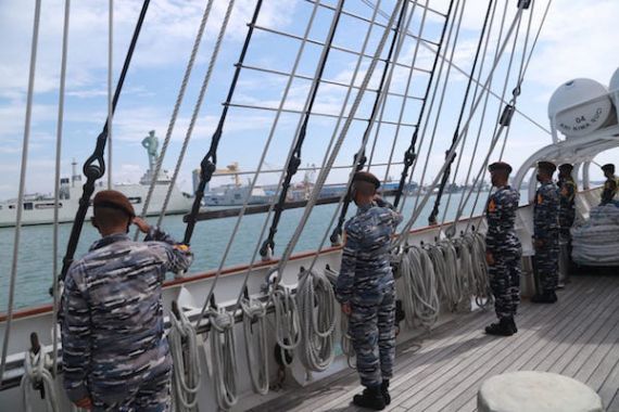KRI Bima Suci Bertolak ke Laut Jawa Sambut Kedatangan Kapal Angkatan Laut Spanyol - JPNN.COM