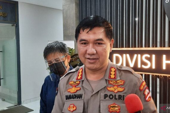 Polri Mengerahkan 292 Personel Brimob Nusantara dan Kendaraan Taktis ke NTT - JPNN.COM
