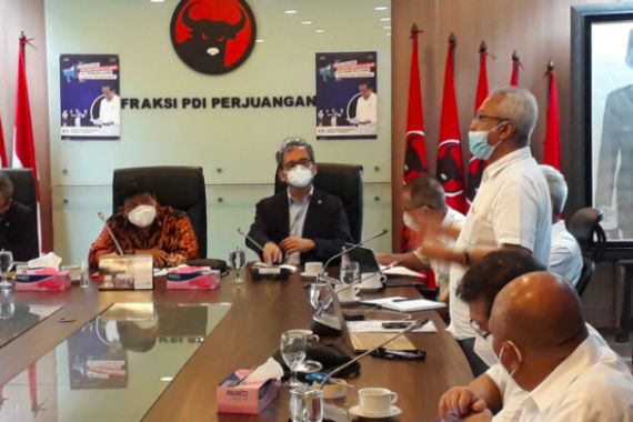 Forum Pensiunan BUMN Nasabah Jiwasraya Bertemu Fraksi PDIP, Curhat soal Masalah Ini - JPNN.COM
