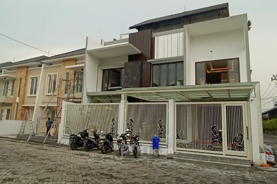 2 Orang Mengaku Petugas KPK Mendatangi Perumahan Mulia Residence Surabaya - JPNN.COM