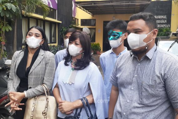 Trauma Jadi Korban KDRT, Yuyun Sukawati Tak Berani Pulang - JPNN.COM