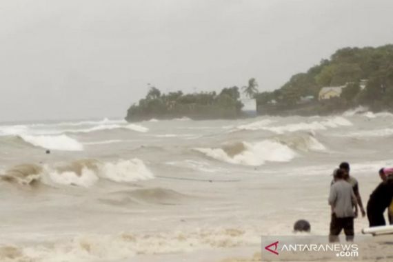 Dihantam Badai Seroja, 2 Nelayan NTT Terseret hingga Australia - JPNN.COM