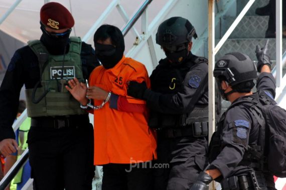 Densus 88 Tangkap Terduga Teroris di Lebak Banten - JPNN.COM