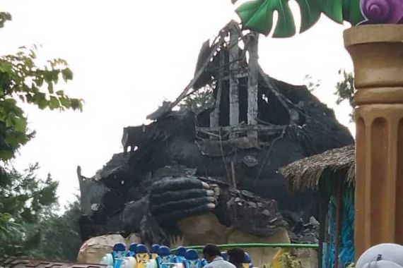 Patung Kingkong di Jatim Park 2 Batu Ambruk Akibat Gempa - JPNN.COM