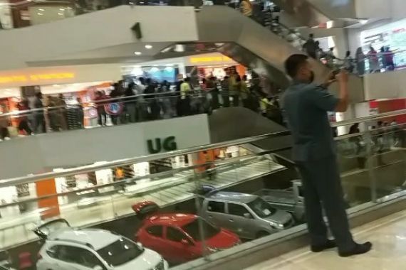 Gempa di Malang Terasa Hingga di Surabaya, Pengunjung Mal Lari Berhamburan Menyelamatkan Diri - JPNN.COM