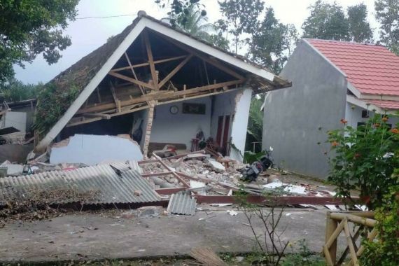 Sebanyak 1.189 Rumah Rusak Akibat Gempa Malang - JPNN.COM