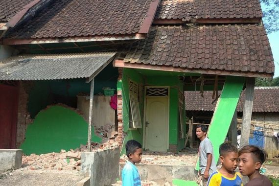 8 Orang Meninggal dan Ribuan Rumah Rusak Akibat Gempa Malang, Begini Rinciannya - JPNN.COM