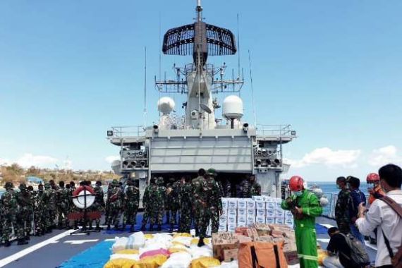 TNI AL Kerahkan Kapal Perang untuk Angkut Bantuan ke NTT - JPNN.COM