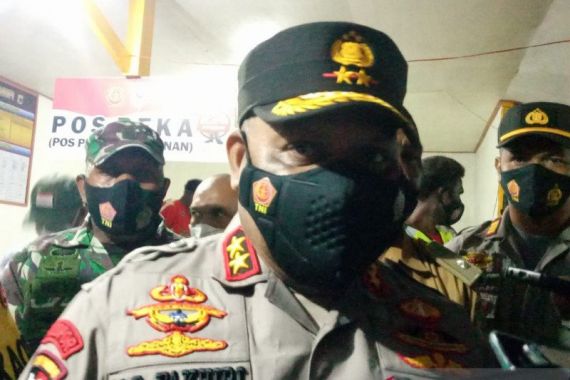 KKB Tembak Guru, Irjen Fakhiri: Puluhan Warga Minta Dievakuasi dari Beoga - JPNN.COM