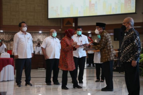 Presiden RI Anugrahkan Satya Lencana Perintis Kemerdekaan Kepada 6 Ahli Waris - JPNN.COM