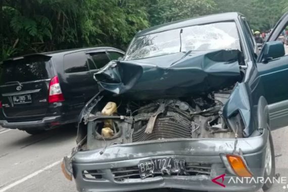 Kecelakaan Beruntun Tewaskan 2 Orang, Pajero dan Pikap Masuk Jurang, Innalillahi - JPNN.COM