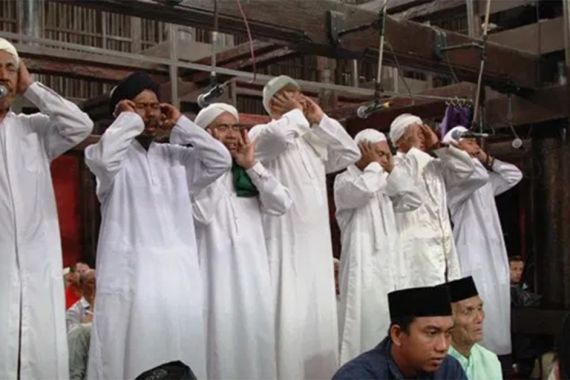 Ada Tragedi di Balik Azan Pitu Masjid Agung Sang Cipta Rasa - JPNN.COM