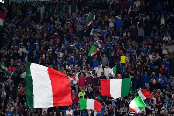 Italia Izinkan Penonton Masuk Stadion Mulai Mei - JPNN.COM