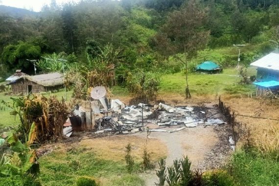 KKB Kembali Melakukan Aksi Pembakaran, Pasukan TNI-Polri Datang Disambut Tembakan - JPNN.COM