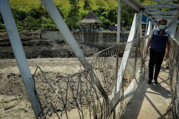 Bendungan Kambaniru di Sumba Timur NTT Rusak Diterjang Banjir, Begini Respons Azis Syamsuddin - JPNN.COM