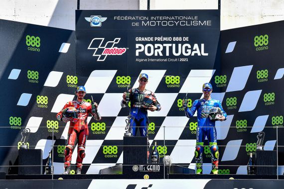 Quartararo Juara MotoGP Portugal, 5 Pembalap Termasuk Rossi jadi Korban - JPNN.COM