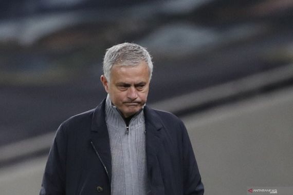 Kabar Mengejutkan! Spurs Pecat Jose Mourinho - JPNN.COM