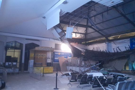 Penyebab Ambruknya Atap Stasiun Pasar Turi Diduga Faktor Usia - JPNN.COM