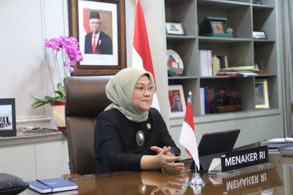 Ida Fauziyah Tegaskan Komitmen Kemnaker Lindungi Pekerja Perempuan - JPNN.COM