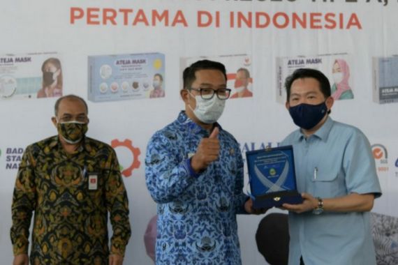 Hebat! Masker dari Kabupaten Bandung Tembus Pasar Ekspor Kedelapan Negara - JPNN.COM