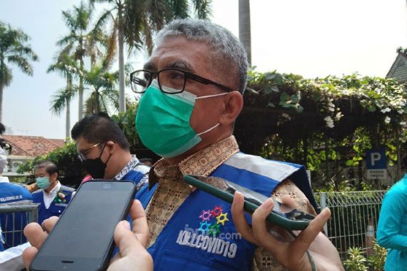 Pak Oscar Memuji Cakupan Vaksinasi Lansia di Jawa Tengah - JPNN.COM