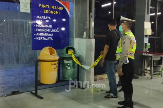 Polisi Masih Dalami Penyebab Ambruknya Atap Stasiun Pasar Turi - JPNN.COM