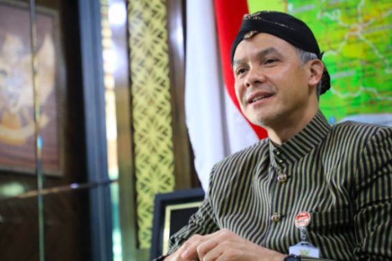 Ganjar Gelar Pertemuan Tutup dengan Tim Pembuat Vaksin Nusantara, Semua Peneliti Enggan Bicara - JPNN.COM