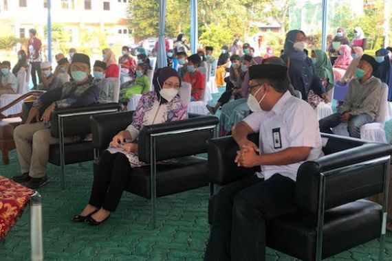PJB Santuni Anak Yatim, Defy Indiyanto: Kami Mohon Doa Dapat Melewati Pandemi - JPNN.COM