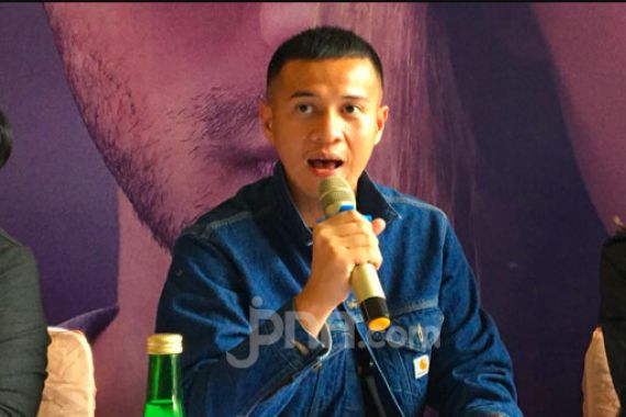 Digosipkan Suka Sesama Jenis, Herjunot Ali Bilang Begini - JPNN.COM