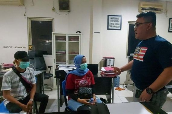 Dua Sejoli Tengah Berduaan di Atas Jembatan, Tiba-Tiba Didatangi Bandit, Terjadilah - JPNN.COM