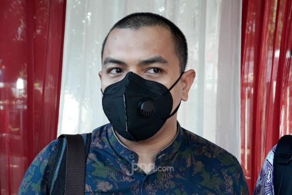 PAN Merapat ke Jokowi, Aziz Yanuar FPI: Kami Tidak Heran - JPNN.COM