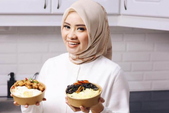 Nasi Cumi Tinta Hitam Ala Rima Anissa Jadi Favorit di Restoran Ini - JPNN.COM