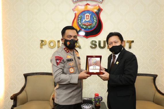 Polda Sumut Dianugerahi Penghargaan Presisi Award - JPNN.COM