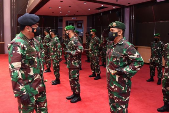 Panglima Terima Laporan Kenaikan Pangkat 34 Perwira Tinggi TNI, Nih Daftar Namanya - JPNN.COM