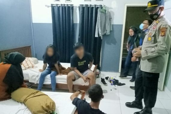 6 Pasangan Bukan Muhrim Ngamar di Hotel Digerebek Polisi, Ada Tisu Magic, Hmmm - JPNN.COM