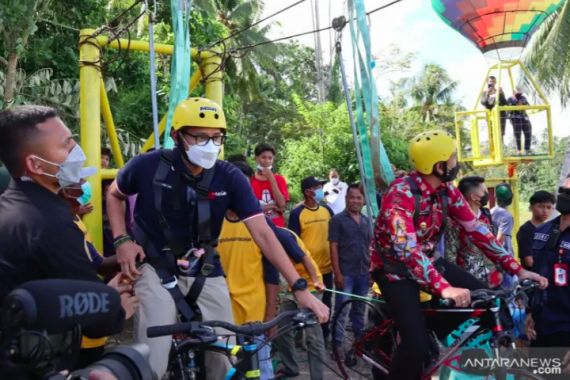 Sandiaga Dorong Desa Wisata Hadirkan Produk Unggulan - JPNN.COM