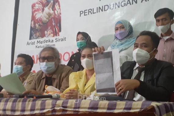 Yendri LIDA Diduga Menelantarkan Anak, Tiara Marleen Lapor ke Komnas PA - JPNN.COM