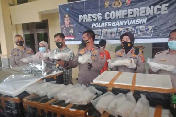 Polisi Gagalkan Penyelundupan Puluhan Ribu Ekor Benur Lobster, Nih Lihat - JPNN.COM